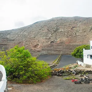 Rural Yeyo House In The Volcano Crater Tinguaton